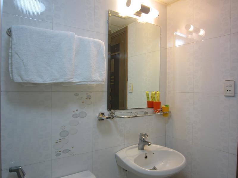 Quy Thanh Hotel Ho Şi Min Exterior foto